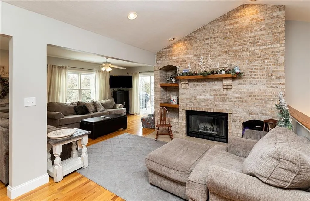 10908 NW 107th Street, Granger, Iowa - Great Room